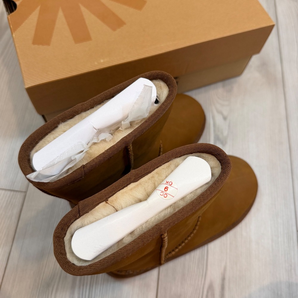 UGG Kids Classic Short Deco Chestnut Suede Boots 1009254K Size 2 NEW - Picture 8 of 10